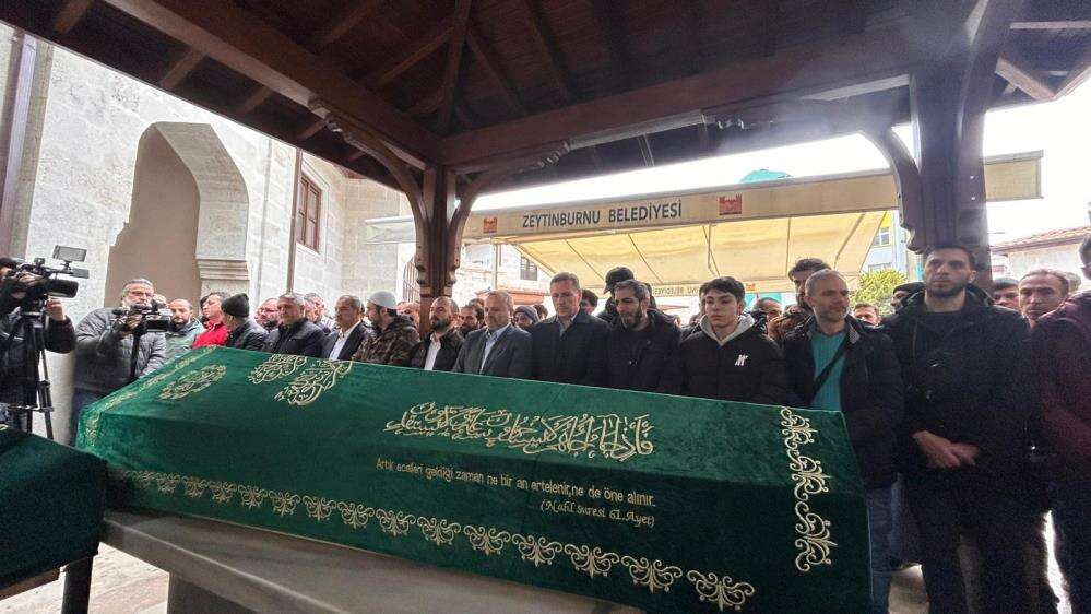 Bu acıya yürek dayanmaz! Küçük Tesnim’e Konyalı Camisinde yürek yakan veda 6